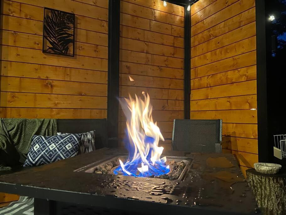 Вілла 2 Bed 1 Bath-Sleeps 5 To 6 Near Rrg Large Deck Біттівілл Екстер'єр фото